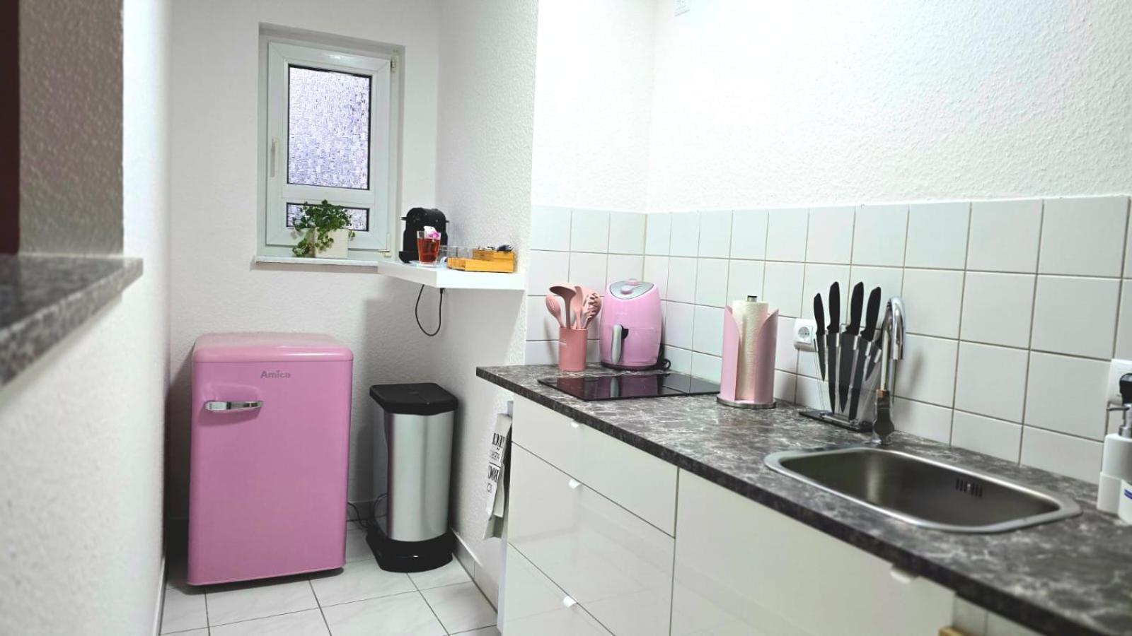 Happy Homes Pink - Up To 5 - Kueche - W-Lan - Netflix - Honig - Badewanne Nidda المظهر الخارجي الصورة