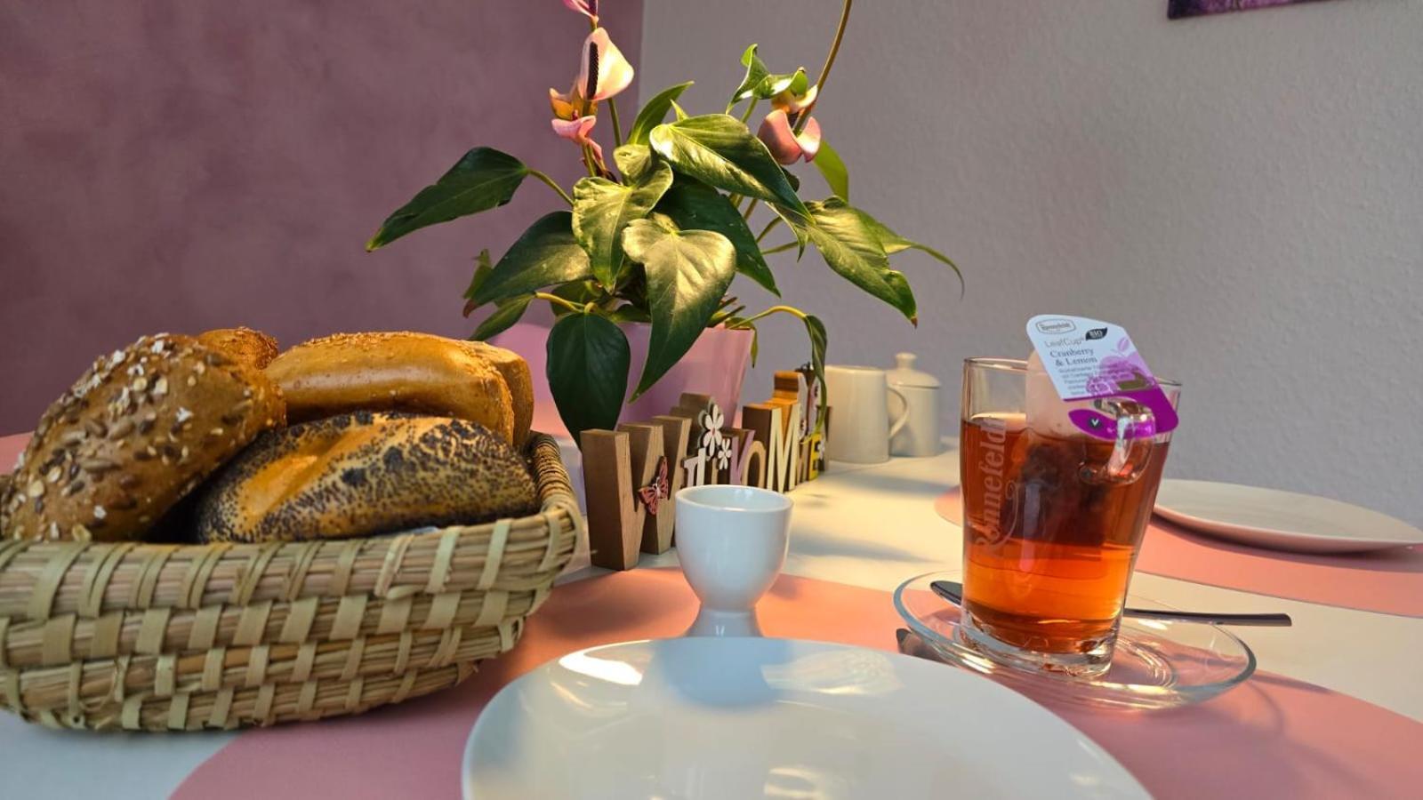 Happy Homes Pink - Up To 5 - Kueche - W-Lan - Netflix - Honig - Badewanne Nidda المظهر الخارجي الصورة